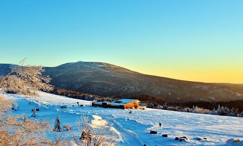 Yangcao-Mountain-Snow-Town